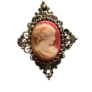 Vintage Gerry's Gold Tone and Faux Shell Cameo Brooch Pendant. Gerry's Hallmark.